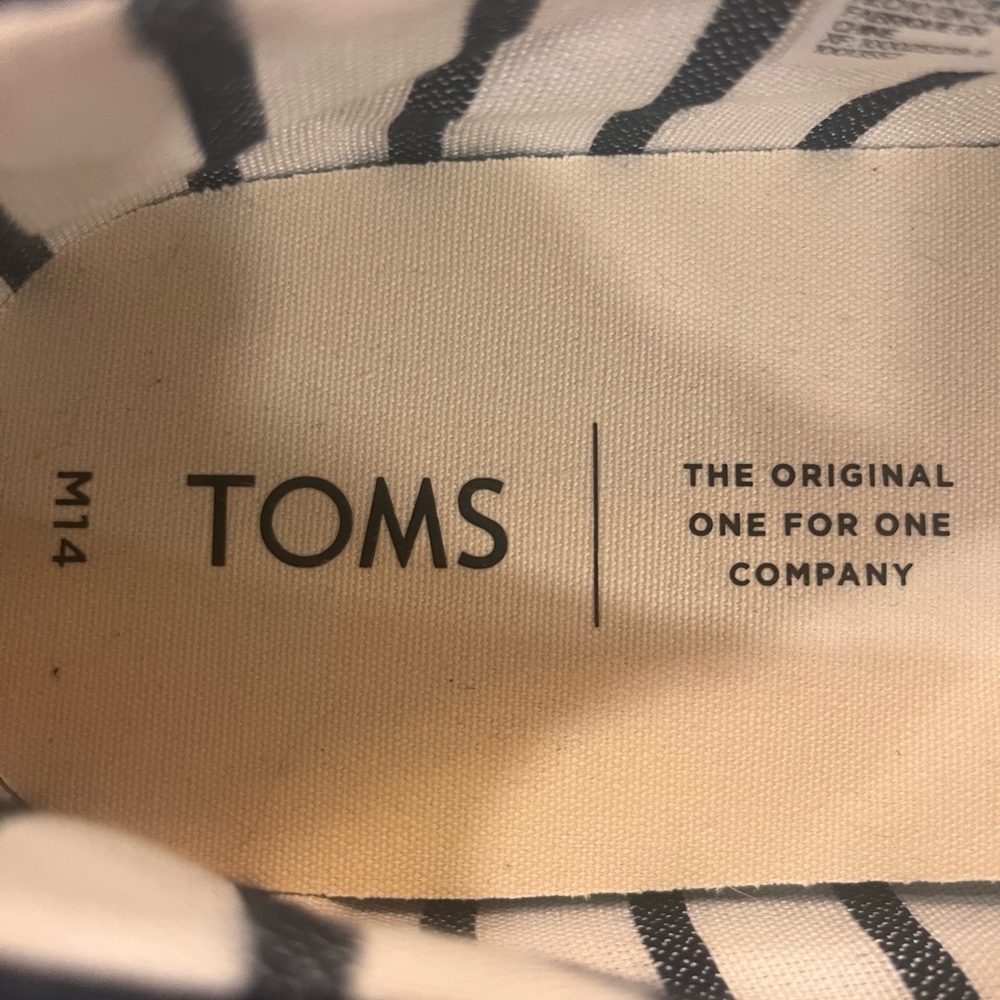 TOMS Men's Dark Blue Slip-On Loafers never worn - Picture 6 of 9